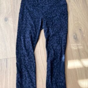 Lululemon Black Leopard Cropped Leggings 4